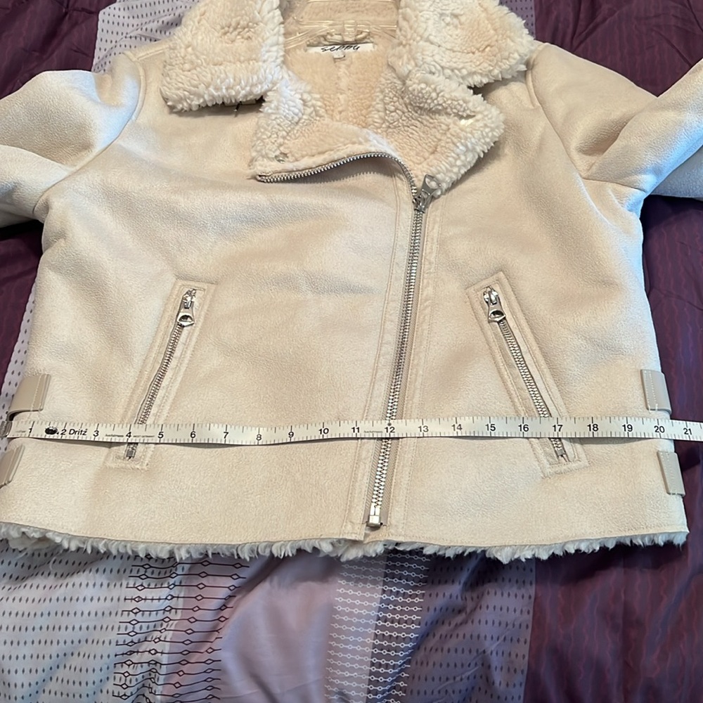 Sebby cream color faux suede Sherpa jacket. Women’s size Large. New with tags - Picture 9 of 10